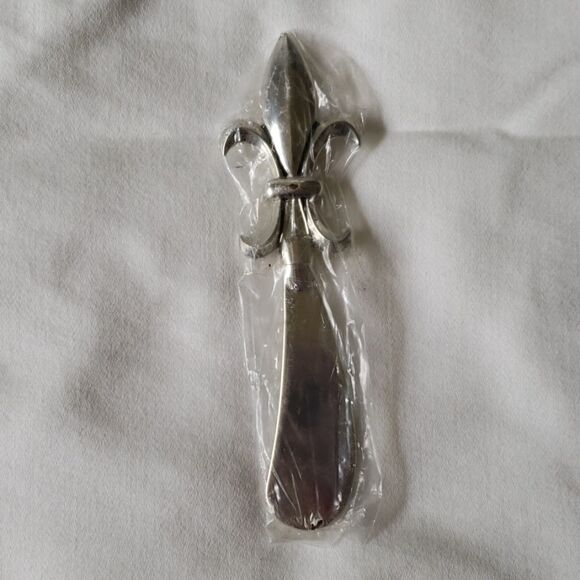 Fleur de lis spreading knife - Picture 1 of 1